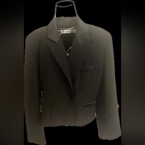 Chaus Elegant Black Cropped Blazer